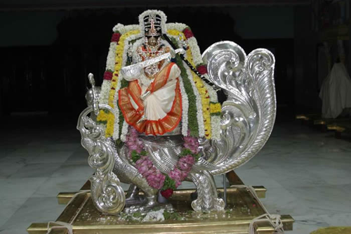 Information about dussehra special goddess Saraswathi devi shodashopachara puja vidhanam   shodashopachara puja